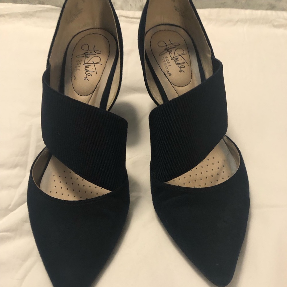 EUC Life Stride Soft System Navy Blue 3” Pumps Wore 2 Times